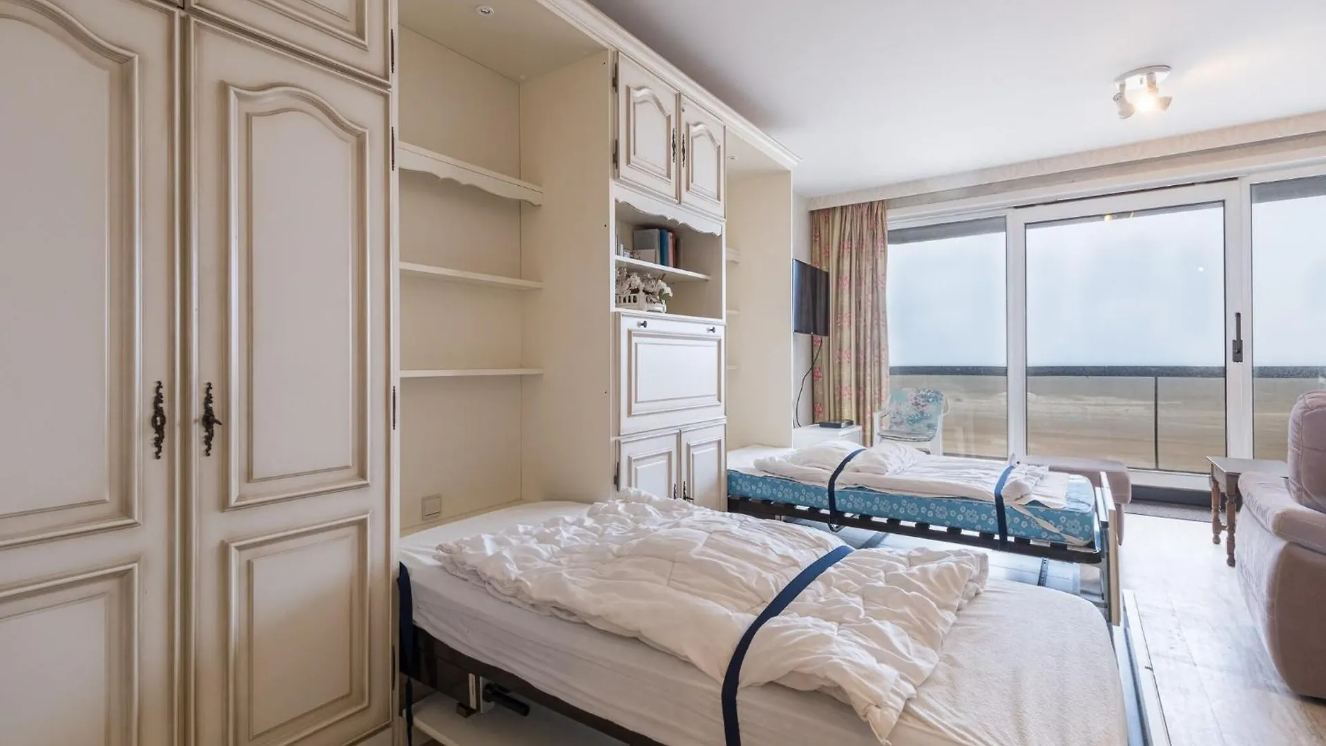 Nice Apartment With Sea-Views Middelkerke